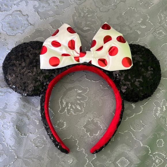 Minnie Mouse ears headband sequin polka dot bow original Disneyland - Picture 1 of 4